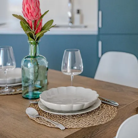 1bdr Seaview In Адехе